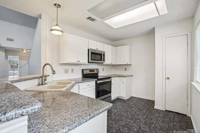 6222 Candleview Ct, San Antonio, TX 78244