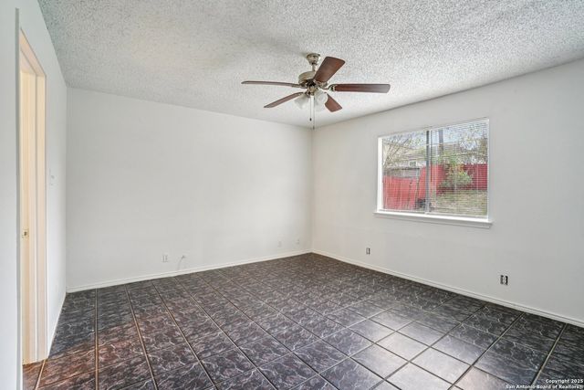 6222 Candleview Ct, San Antonio, TX 78244