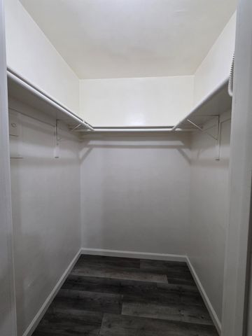 5748 Nina Way, Sacramento, CA 95824