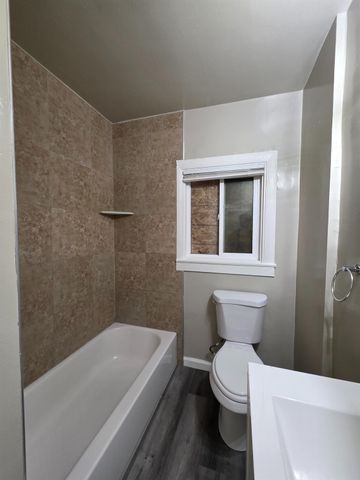 5748 Nina Way, Sacramento, CA 95824