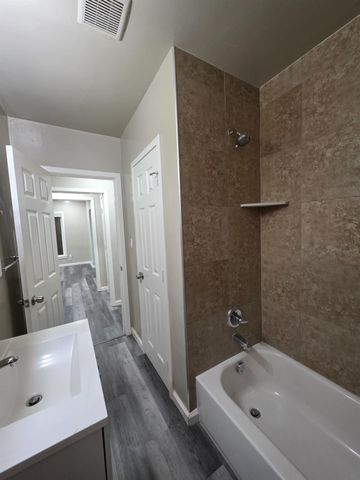 5748 Nina Way, Sacramento, CA 95824
