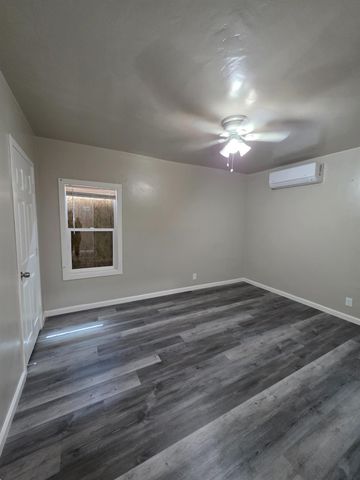 5748 Nina Way, Sacramento, CA 95824