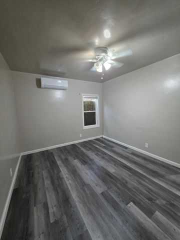 5748 Nina Way, Sacramento, CA 95824