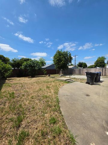5748 Nina Way, Sacramento, CA 95824