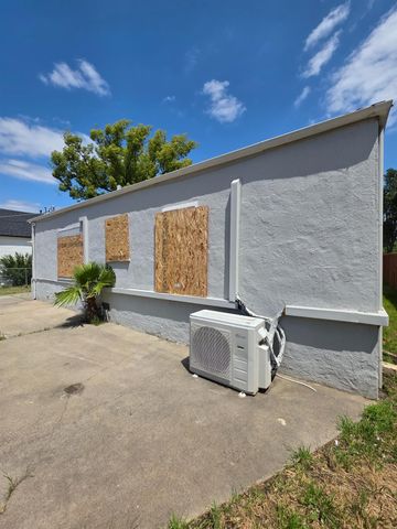 5748 Nina Way, Sacramento, CA 95824