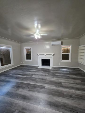 5748 Nina Way, Sacramento, CA 95824