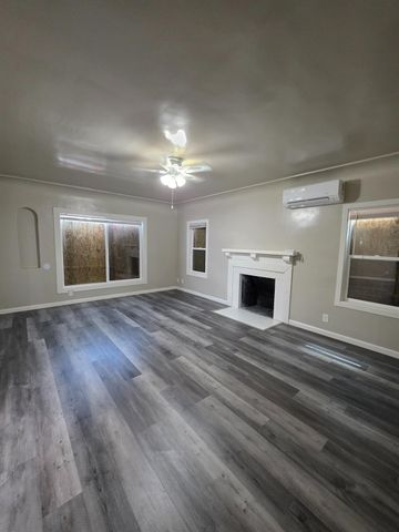 5748 Nina Way, Sacramento, CA 95824