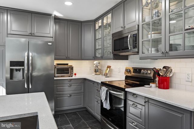 197 W 8TH ST, Pennsburg, PA 18073