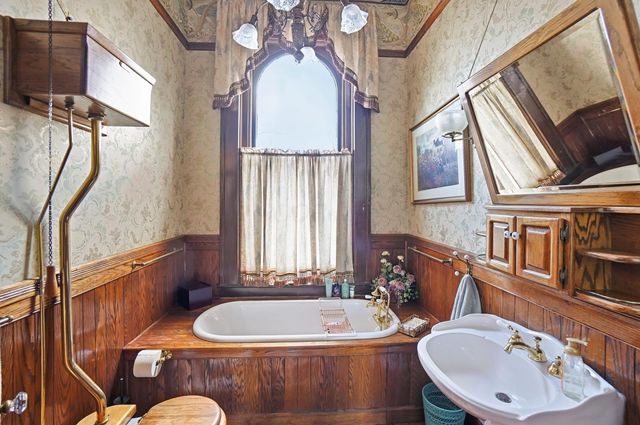 321 E East Street, Washington Court House, OH 43160