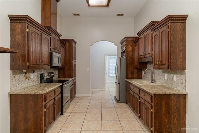 1711 Esperanza Avenue, Hidalgo, TX 78557