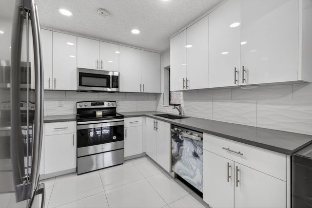 2515 Carambola Circle N 1810, Coconut Creek, FL 33066