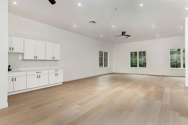 1031 Hunters Creek Way, Hockley, TX 77447