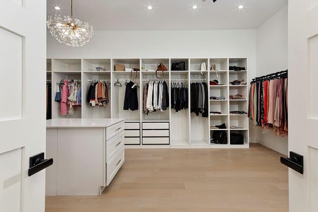 1031 Hunters Creek Way, Hockley, TX 77447