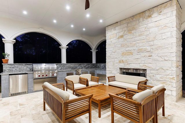 1031 Hunters Creek Way, Hockley, TX 77447