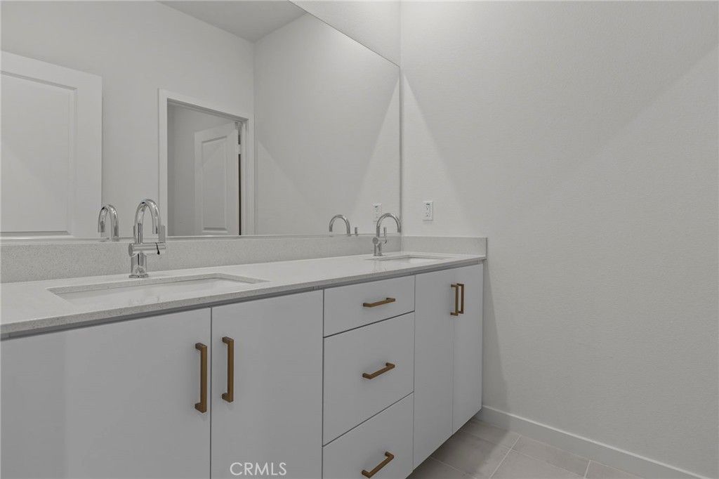 Image 13 of property listing at 3679 W S. Eichler Paseo 11, Ontario, CA 91761