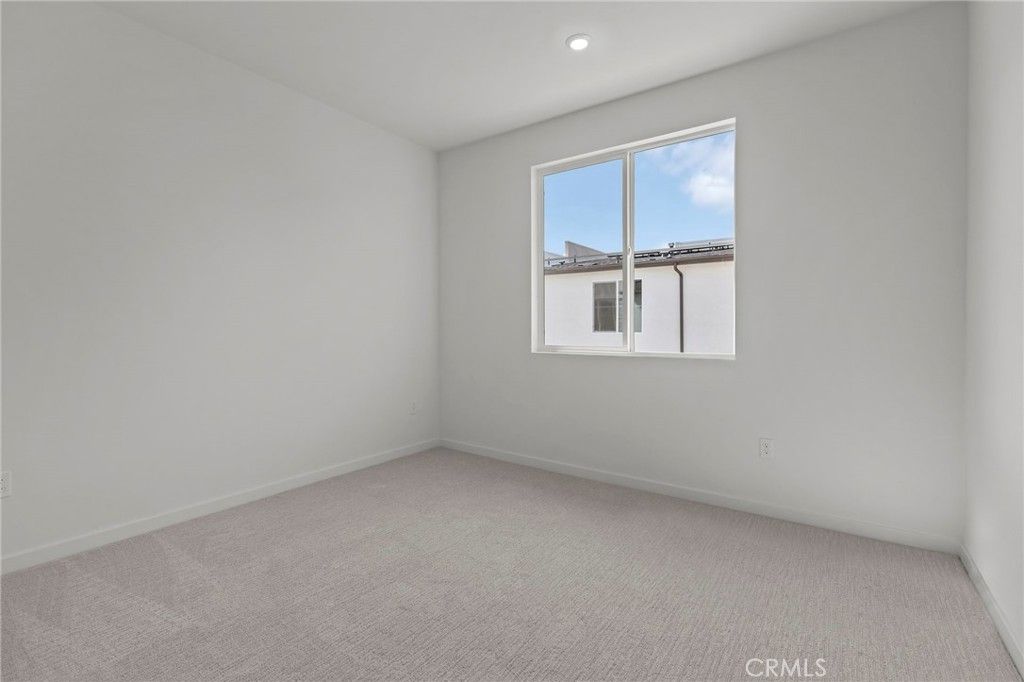 Image 14 of property listing at 3679 W S. Eichler Paseo 11, Ontario, CA 91761