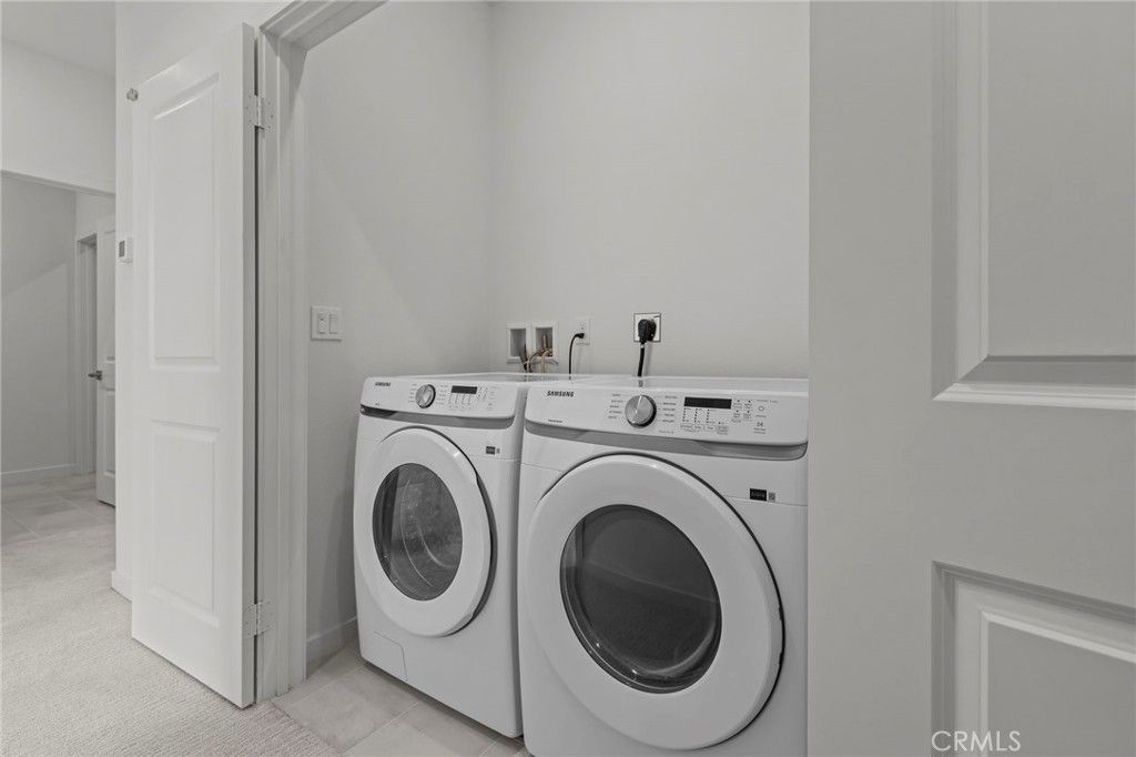 Image 16 of property listing at 3679 W S. Eichler Paseo 11, Ontario, CA 91761