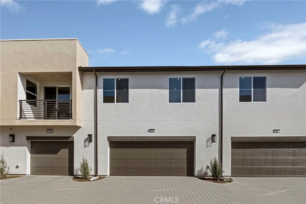 Image 22 of property listing at 3679 W S. Eichler Paseo 11, Ontario, CA 91761