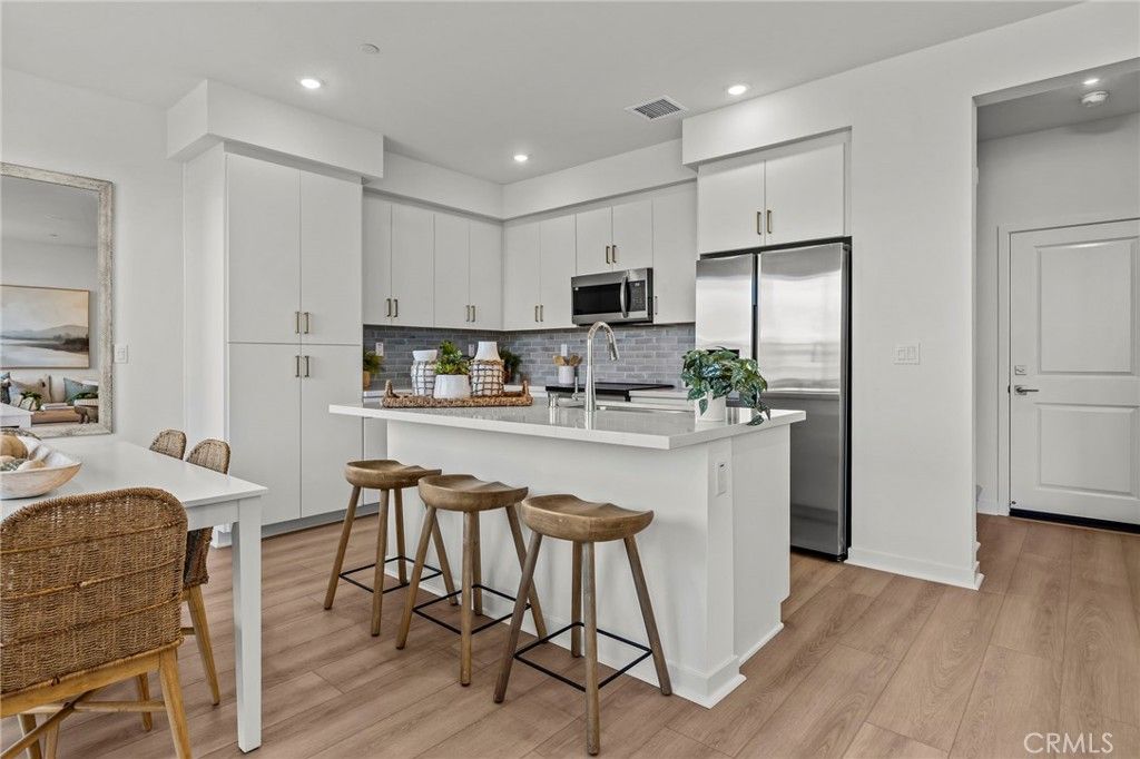 Image 8 of property listing at 3679 W S. Eichler Paseo 11, Ontario, CA 91761