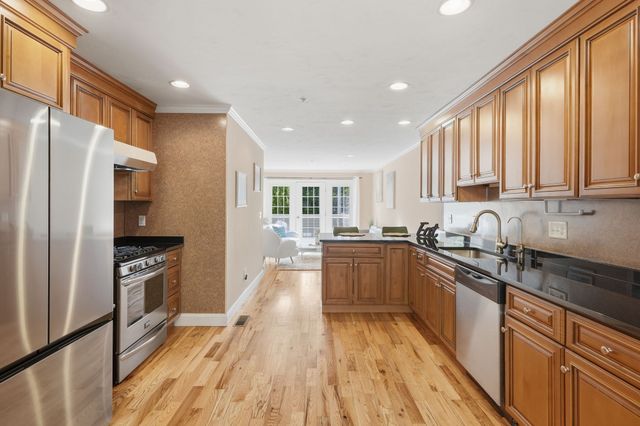 74 West St 13, Attleboro, MA 02703
