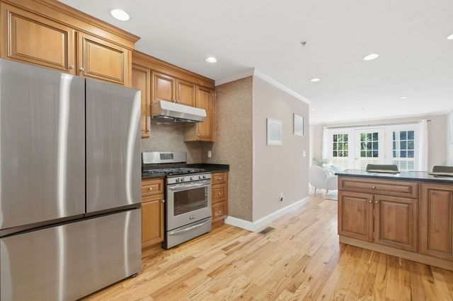 74 West St 13, Attleboro, MA 02703