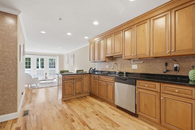 74 West St 13, Attleboro, MA 02703