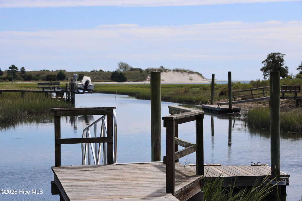 Image 5 of property listing at 3201 Rensler Court, Wilmington, NC 28409