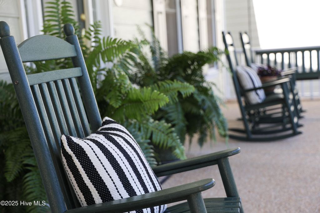 Image 6 of property listing at 3201 Rensler Court, Wilmington, NC 28409