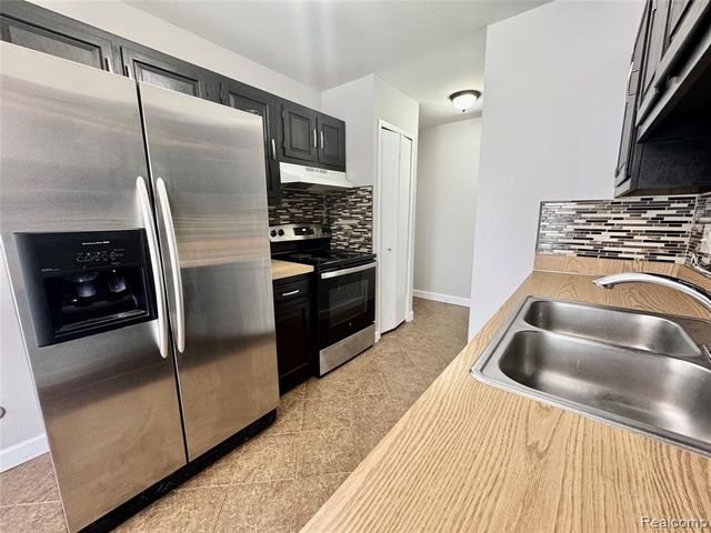 41070 Southwind Drive, Canton, MI 48188