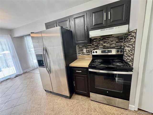 41070 Southwind Drive, Canton, MI 48188