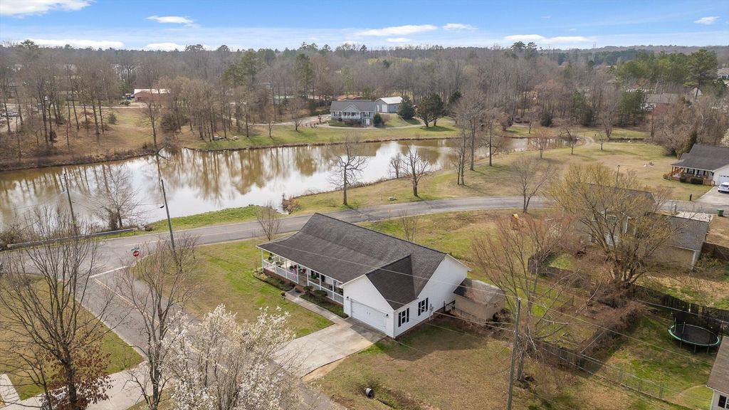 621 S 5th Avenue, Chatsworth, GA 30705