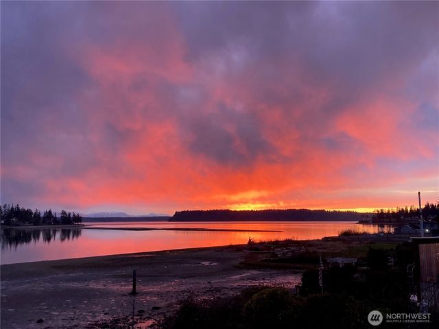 6728 Totem Beach Loop Road, Tulalip, WA 98271