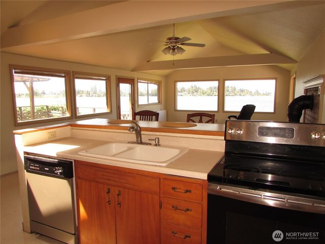 6728 Totem Beach Loop Road, Tulalip, WA 98271