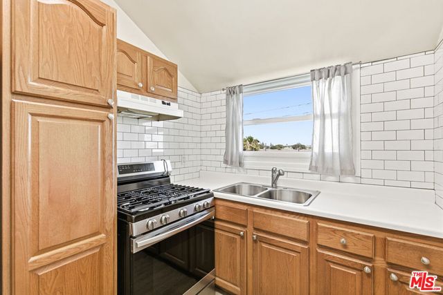 4125 S Figueroa Street 403, Los Angeles, CA 90037