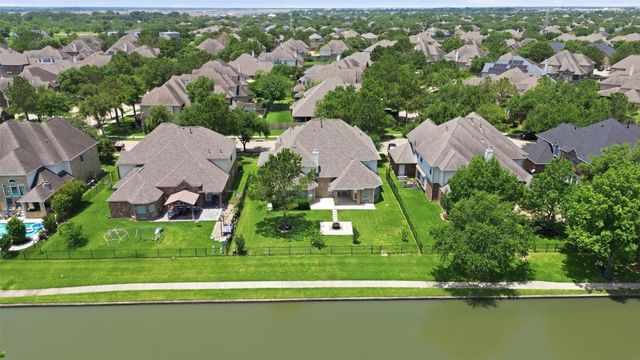 10926 Wynfield Springs Dr, Richmond, TX 77406