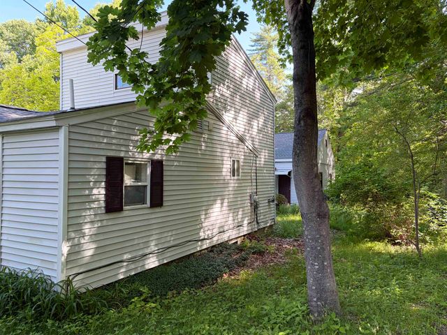 29 Cove Road, East Kingston, NH 03827