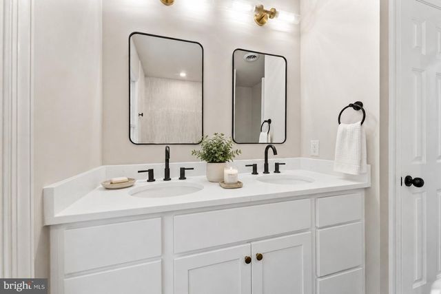 5 HAMMOND LN, Fredericksburg, VA 22407