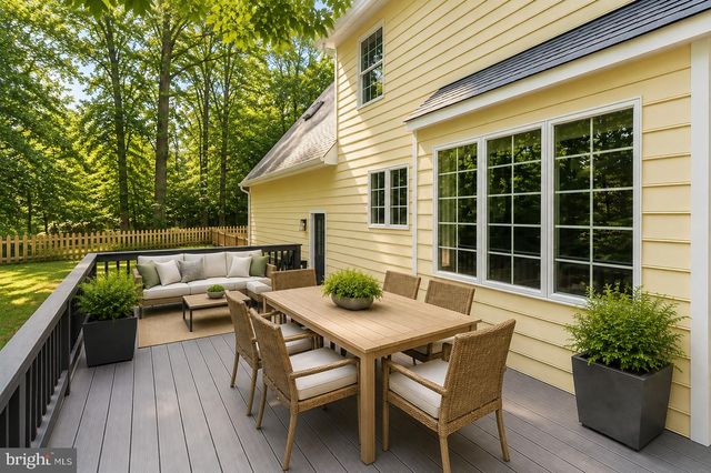 5 HAMMOND LN, Fredericksburg, VA 22407