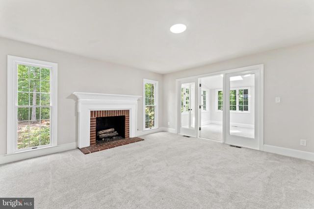 5 HAMMOND LN, Fredericksburg, VA 22407
