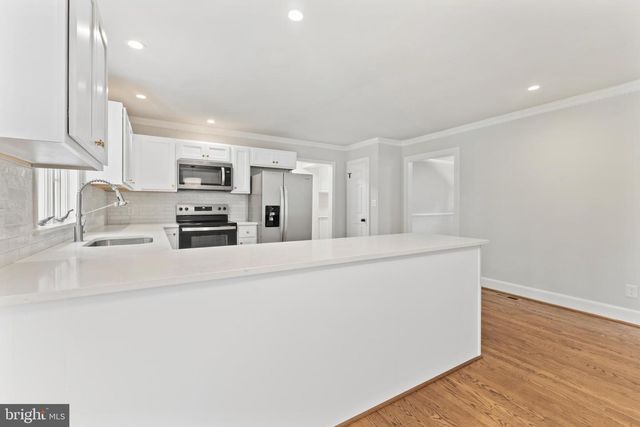 5 HAMMOND LN, Fredericksburg, VA 22407