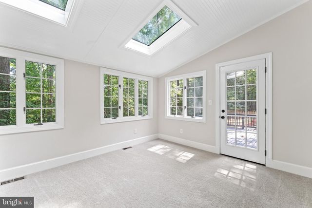 5 HAMMOND LN, Fredericksburg, VA 22407