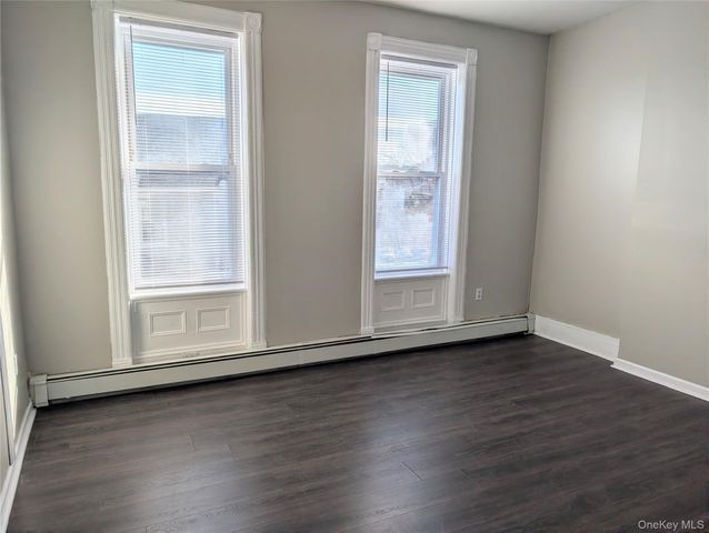 12 Railroad Avenue Floor 2, Chester, NY 10918