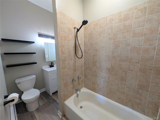 12 Railroad Avenue Floor 2, Chester, NY 10918