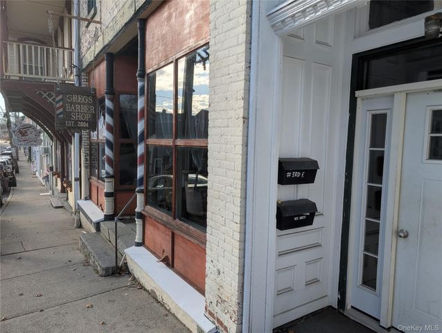 12 Railroad Avenue Floor 2, Chester, NY 10918