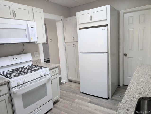 12 Railroad Avenue Floor 2, Chester, NY 10918