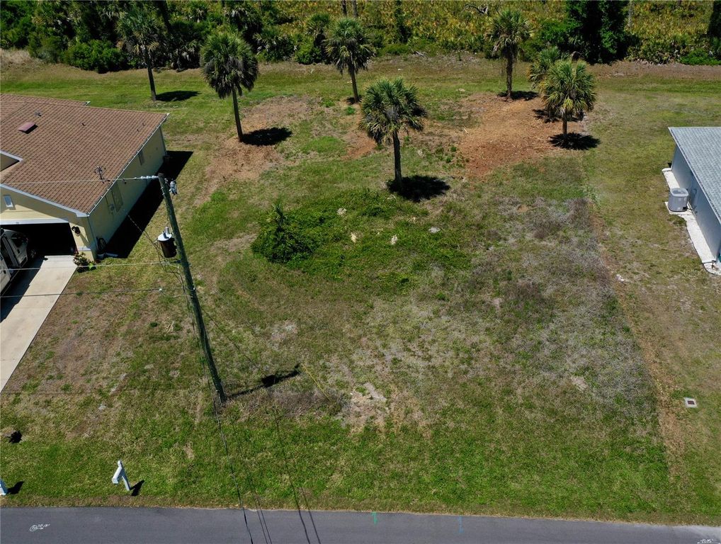 135 LONG MEADOW LANE, Rotonda West, FL 33947