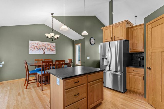 1776 McMenemy Street, Maplewood, MN 55117