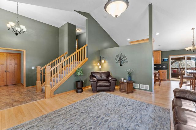 1776 McMenemy Street, Maplewood, MN 55117