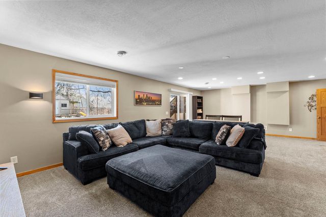 1776 McMenemy Street, Maplewood, MN 55117