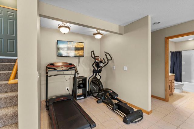 1776 McMenemy Street, Maplewood, MN 55117